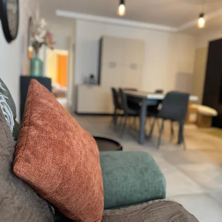 Make Yourself At Home-new And Warm 2br