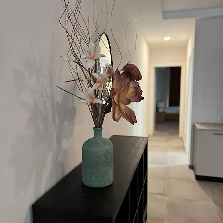 Make Yourself At Home-new And Warm 2br