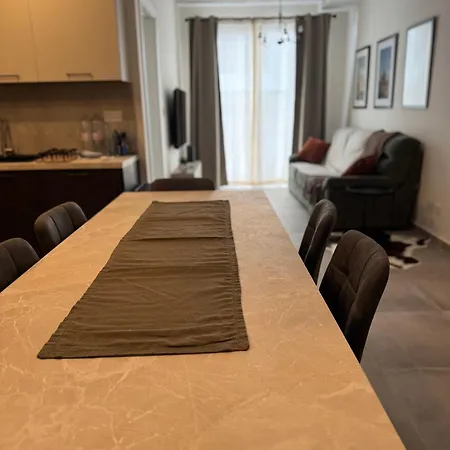 Apartament Make Yourself At Home-new And Warm 2br