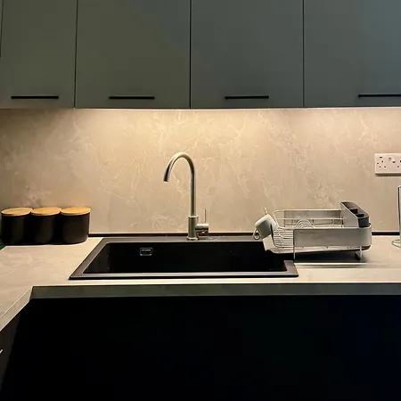 Make Yourself At Home-new And Warm 2br